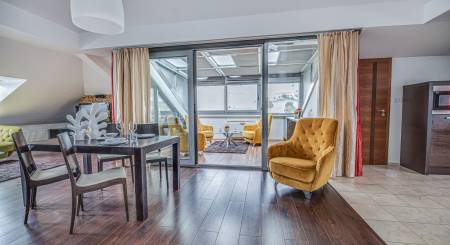 SladkovicovaNR-123_X.jpg SladkovicovaNR-123_X.jpg